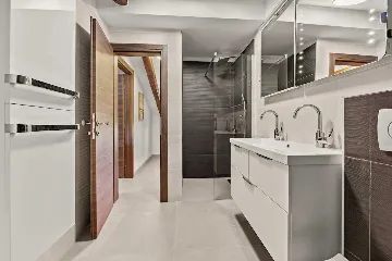 Apartment in Vrvari-Poreč for Up to 6 Guests