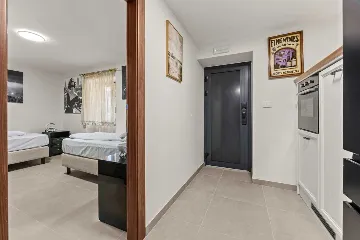 Apartment in Vrvari-Poreč for Up to 6 Guests