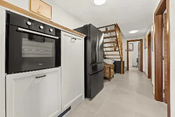 Apartment in Vrvari-Poreč for Up to 6 Guests