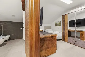 Apartment in Vrvari-Poreč for Up to 6 Guests