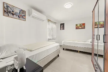 Apartment in Vrvari-Poreč for Up to 6 Guests