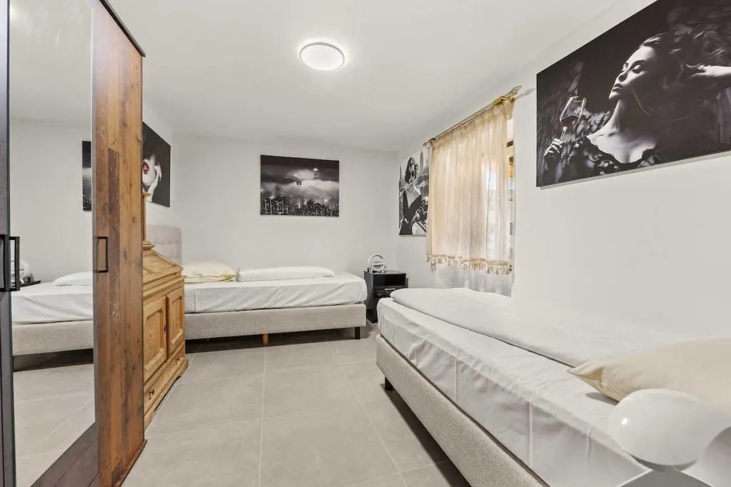 Apartment in Vrvari-Poreč for Up to 6 Guests