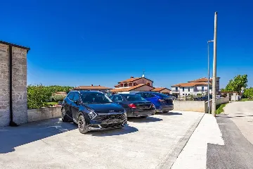 Apartment in Vrvari-Poreč for Up to 6 Guests