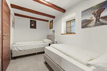 Two-Bedroom Apartment in Vrvari-Poreč for 4