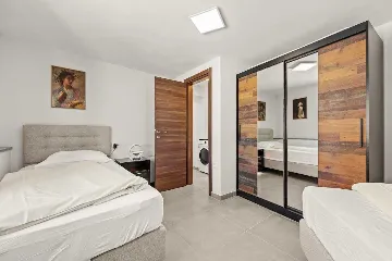 Two-Bedroom Apartment in Vrvari-Poreč for 4