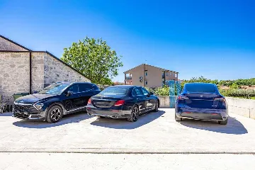 Two-Bedroom Apartment in Vrvari-Poreč for 4