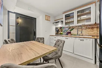 Apartment in Vrvari-Poreč for 4 Guests