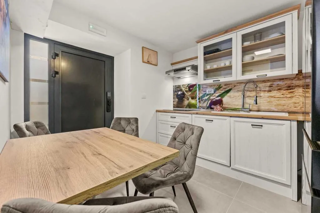 Apartment in Vrvari-Poreč for 4 Guests