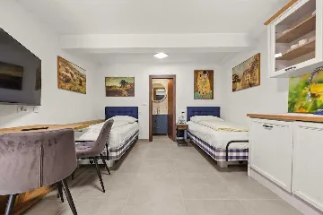 Studio Apartment in Vrvari-Poreč for 2 Guests