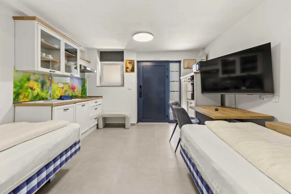 Studio Apartment in Vrvari-Poreč for 2 Guests