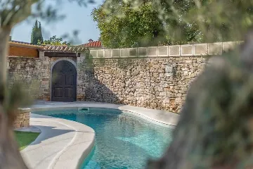 Heated Pool Villa in Brečevići-Tinjan for 8 Guests
