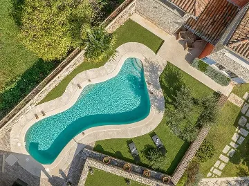Heated Pool Villa in Brečevići-Tinjan for 8 Guests