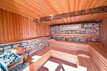 Heated Pool Villa in Brečevići-Tinjan for 8 Guests