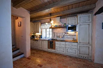 Heated Pool Villa in Brečevići-Tinjan for 8 Guests