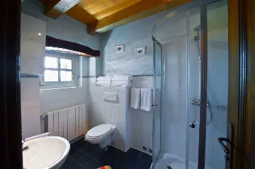 Heated Pool Villa in Brečevići-Tinjan for 8 Guests