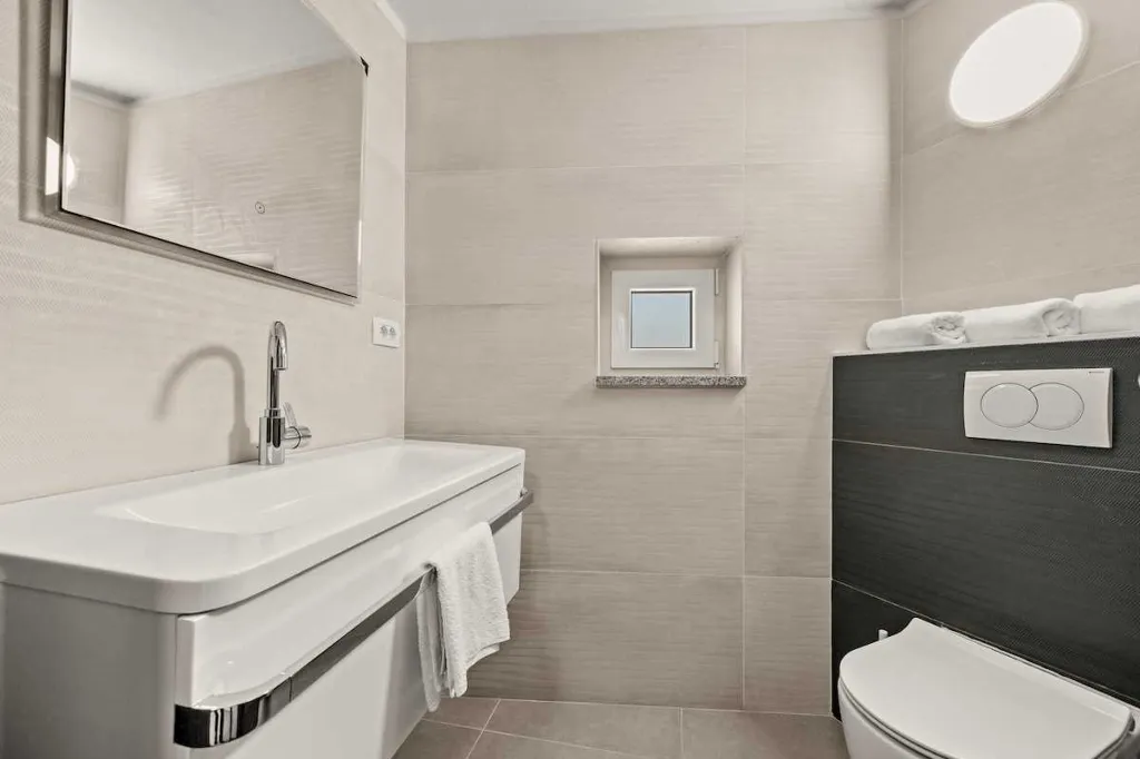 Heated Pool Villa in Brečevići-Tinjan for 8 Guests