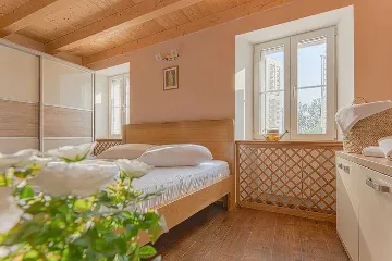 Poreč 2-Bedroom Apartment with Covered Terrace