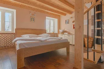 Poreč 2-Bedroom Apartment with Covered Terrace