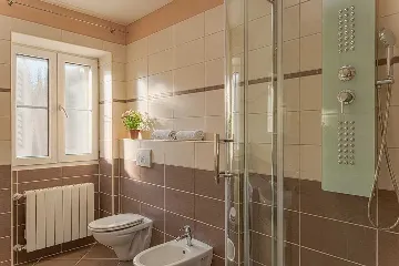 Poreč 2-Bedroom Apartment with Covered Terrace