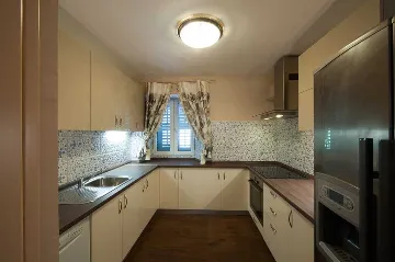 Poreč 2-Bedroom Apartment with Covered Terrace