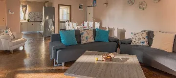 Poreč 2-Bedroom Apartment with Covered Terrace