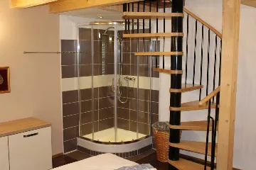 Poreč 2-Bedroom Apartment with Covered Terrace