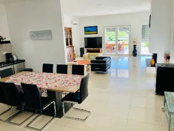 Villa with Sea View and Private Pool in Ližnjan