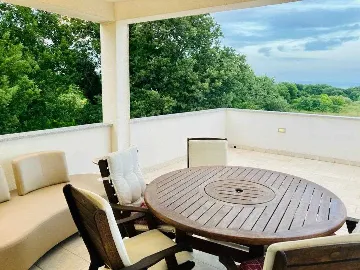 Villa with Sea View and Private Pool in Ližnjan