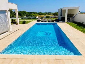Villa with Sea View and Private Pool in Ližnjan