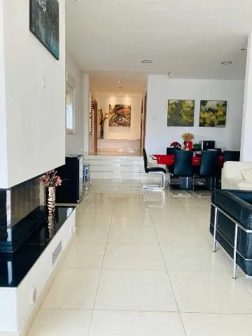 Villa with Sea View and Private Pool in Ližnjan