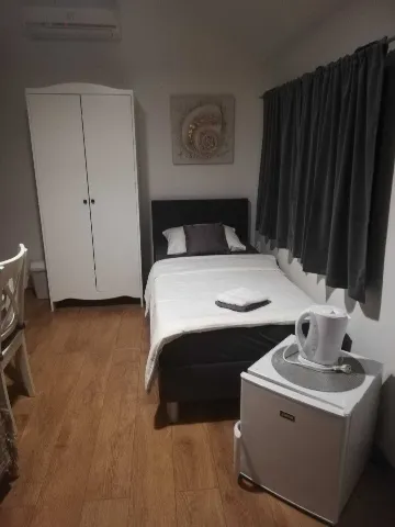 Air-Conditioned Room with Yard View in Zagreb