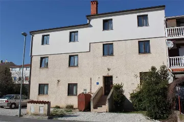 Quiet 1-Bedroom Apartment in Pula