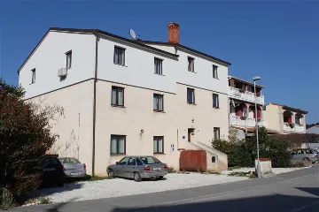Quiet 1-Bedroom Apartment in Pula