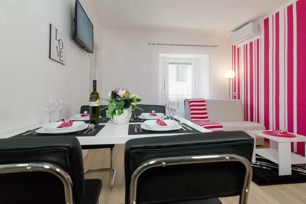 Povoljno apartman, centar Rijeke "TREND 5"