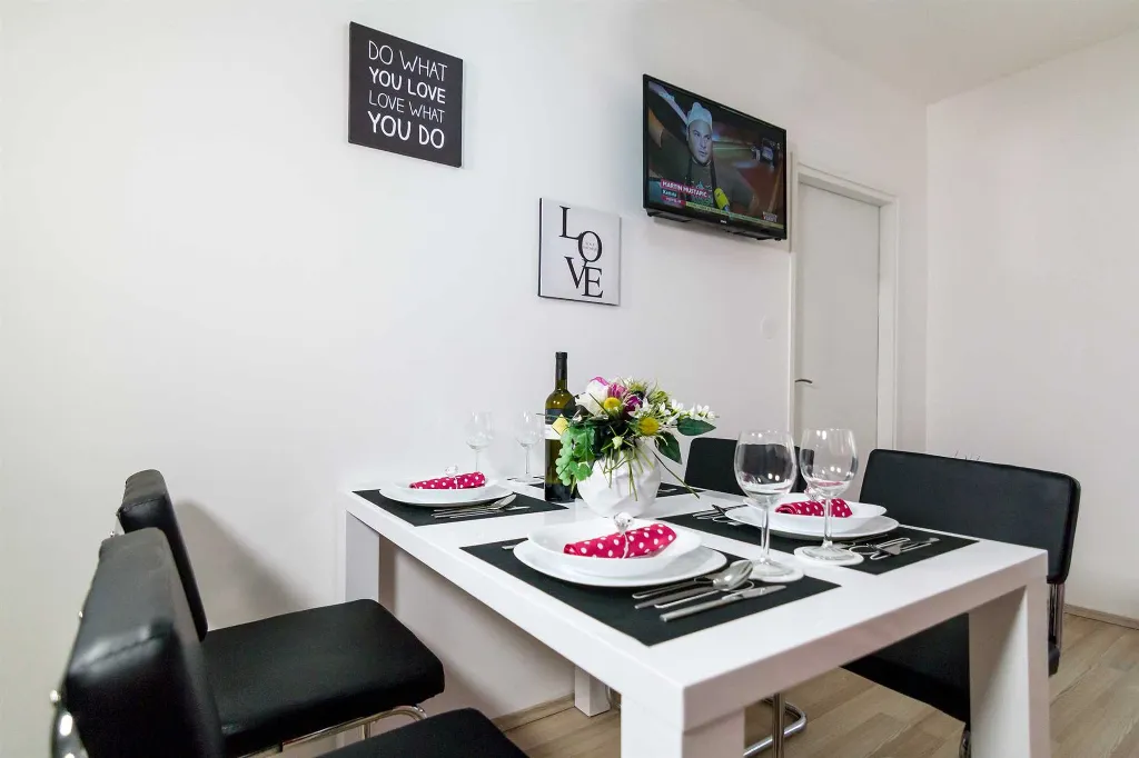 Povoljno apartman, centar Rijeke "TREND 5"