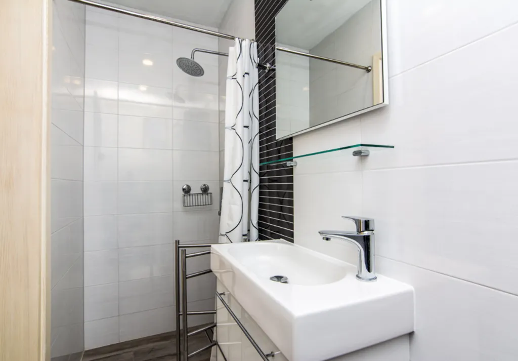 Moderno namješten apartman u centru Biograda.
