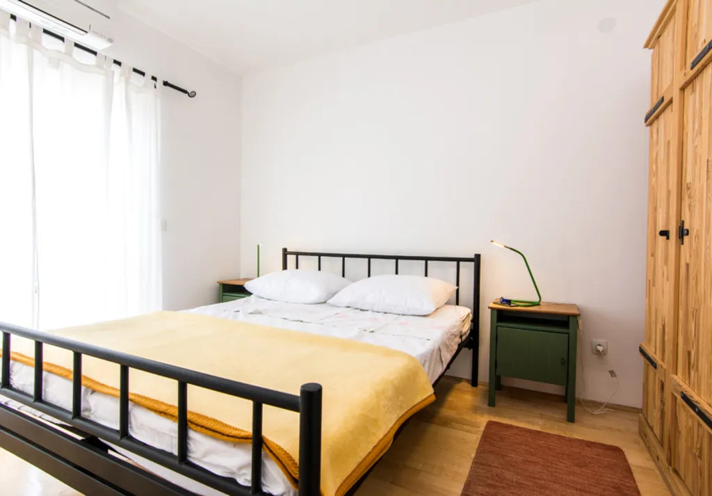 Moderno namješten apartman u centru Biograda.