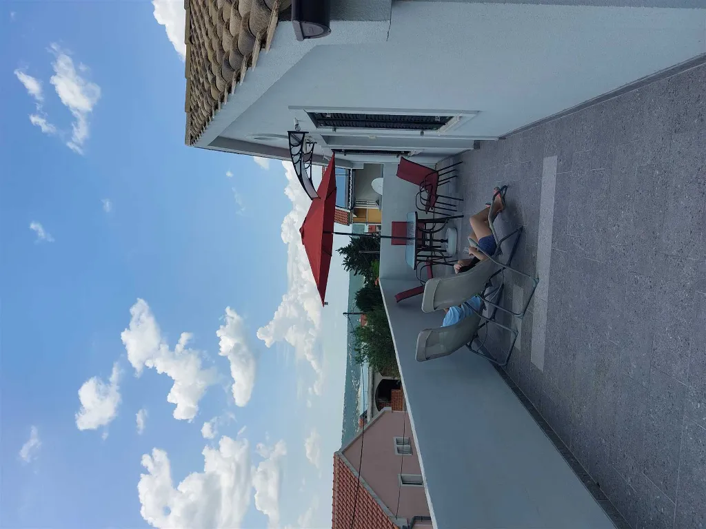 Apartman 4 osobe, 2 spavaće sobe, naselje Vrulje, zadarska županija