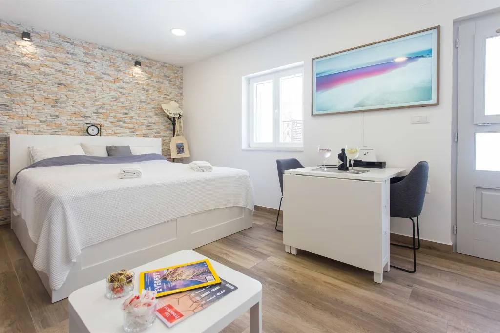 Newly renovated studio apartment near Split