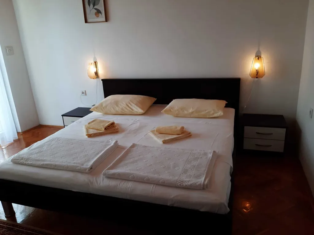 Apartman A2 - s dvije spavaće sobe