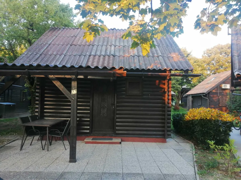 SRETNA KUĆA