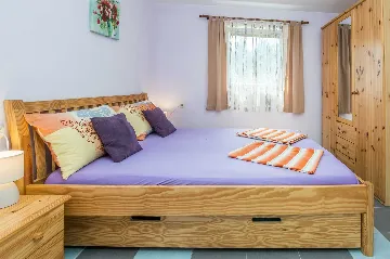 Two-Bedroom Apartment in Vir for 4-5 Guests