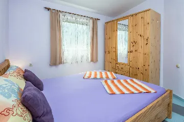 Two-Bedroom Apartment in Vir for 4-5 Guests