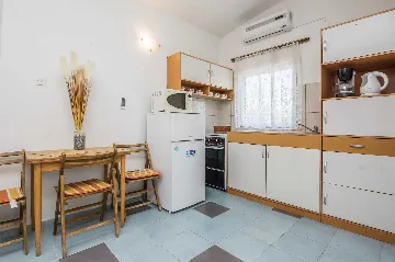 Two-Bedroom Apartment in Vir for 5 Guests
