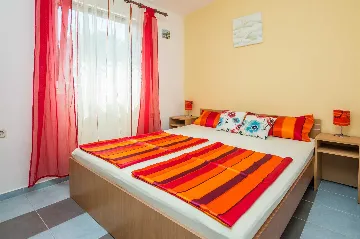Two-Bedroom Apartment in Vir for 5 Guests