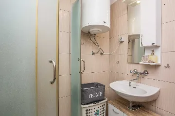 Two-Bedroom Apartment in Vir for 5 Guests