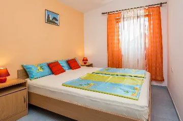 Two-Bedroom Apartment in Vir for 5 Guests