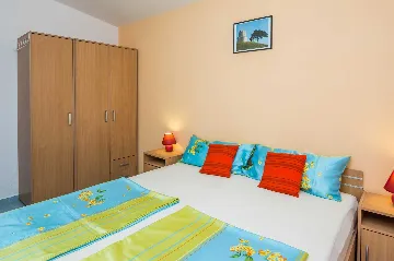 Two-Bedroom Apartment in Vir for 5 Guests