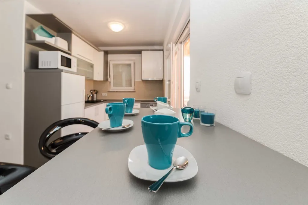 Air-Conditioned 2-Bedroom Apartment in Vir