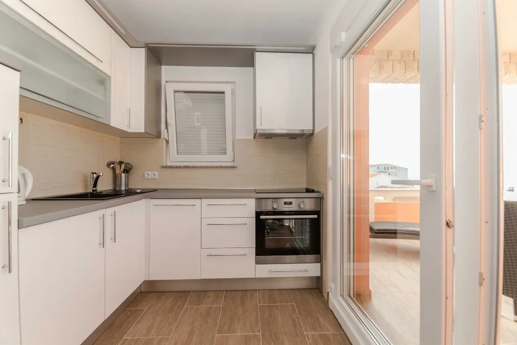 Air-Conditioned 2-Bedroom Apartment in Vir